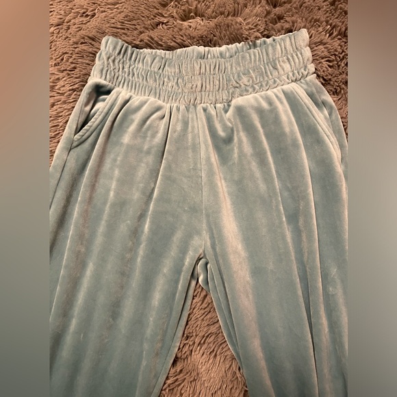 Very Soft Weekend Edition Velvet Like Sweatpants - Picture 7 of 10